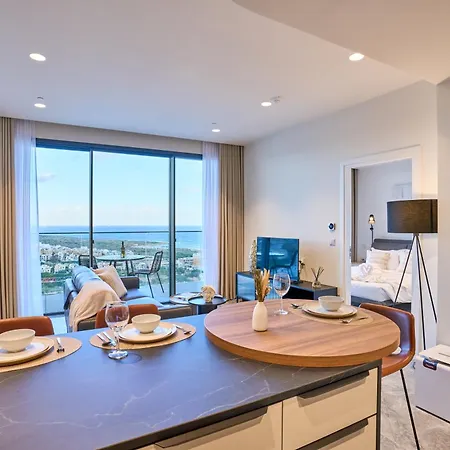 Stunning Seaview Mercury Tower - Luxurious Twin Units