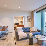 Luxurious Twin Units With Incredible Sea Views *