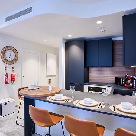 Stunning Seaview Mercury Tower - Luxurious Twin Units