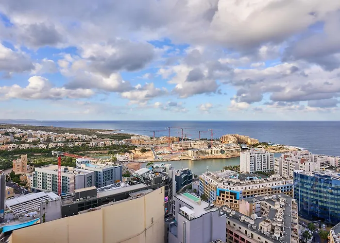 Stunning Seaview Mercury Tower - Luxurious Twin Units