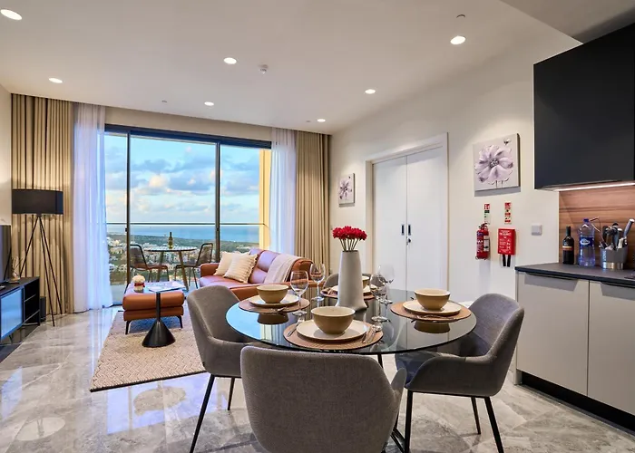 Apartment Stunning Seaview Mercury Tower - Luxurious Twin Units