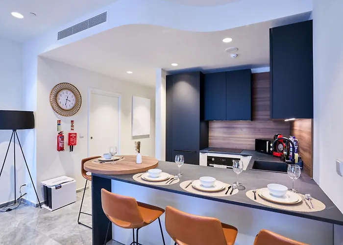 Stunning Seaview Mercury Tower - Luxurious Twin Units