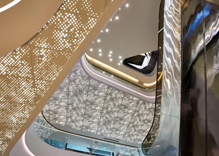 Stunning Seaview Mercury Tower - Luxurious Twin Units *