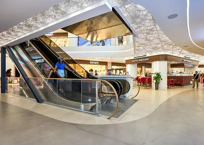 Stunning Seaview Mercury Tower - Luxurious Twin Units