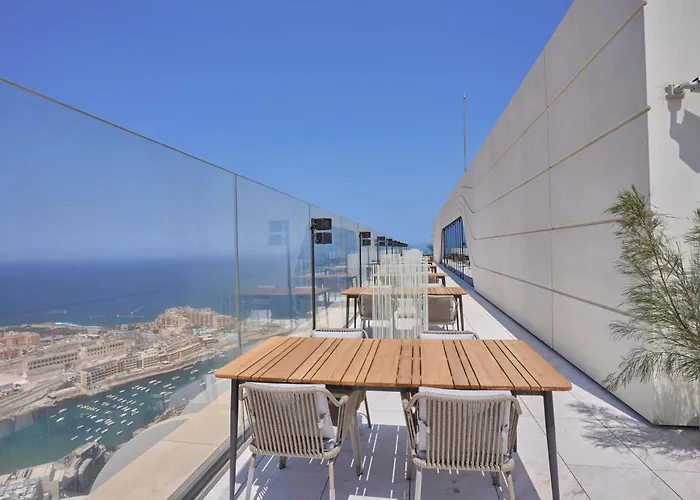 Apartment Stunning Seaview Mercury Tower - Luxurious Twin Units