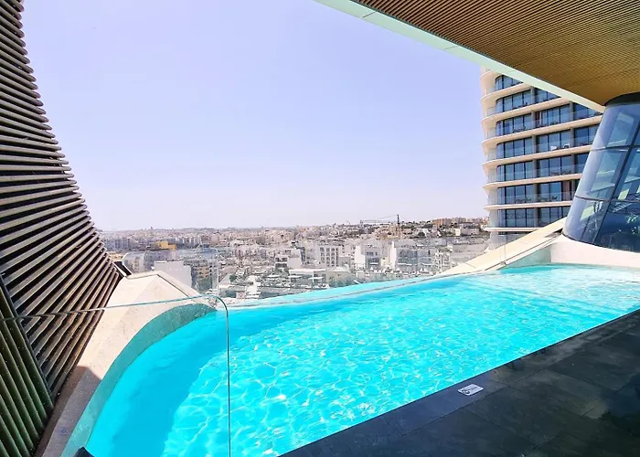 Stunning Seaview Mercury Tower - Luxurious Twin Units Apartment