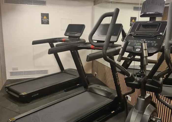 Stunning Seaview Mercury Tower - Luxurious Twin Units Apartment